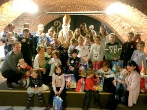 Święty Mikołaj w Fundacji FONIS fonis mikolaj 2017 300x225 - Święty Mikołaj w Fundacji FONIS
