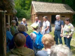 majowka niewidomych 2016a 300x225 - Majówka u podnóża Ślęży