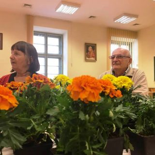 warsztaty ogrodnicze 1 320x320 - Warsztaty ogrodniczo-florystyczne dla seniorów