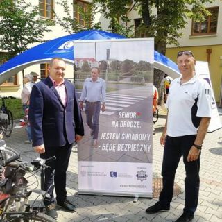 senior na drodze1