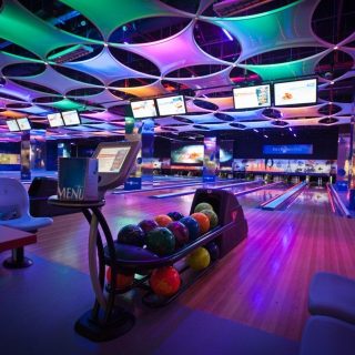 Zdjęcie torów w kręgielni w SkyBowling Wrocław