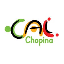 Kolorowy napis "CAL Chopina" na białym tle