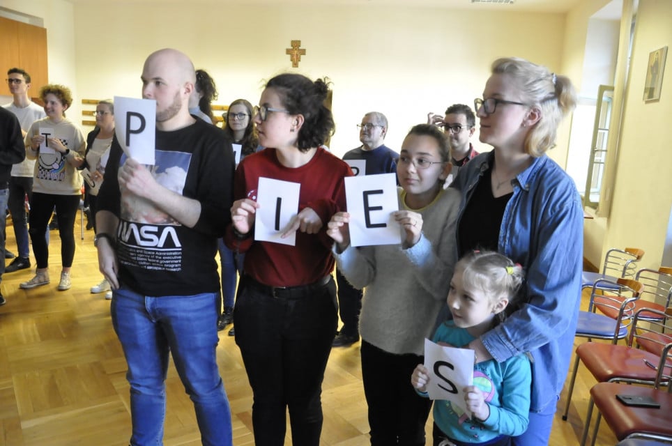 Miedzynarodowe Niepowtarzalne Spotkanie3 - Międzynarodowe Niepowtarzalne Spotkanie