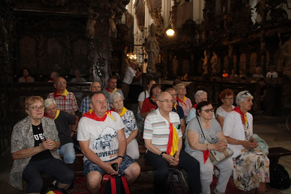 Nieslyszacy i niewidomi na pielgrzymce w Henrykowie1 - Niesłyszący i niewidomi na pielgrzymce w Henrykowie