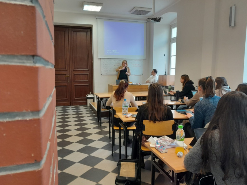 O nieslyszacych dla studentow pedagogiki1 - O niesłyszących dla studentów pedagogiki