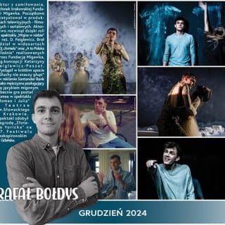 Zdjęcie mężczyzny i notka biograficzna na tle kolażu zdjęć ze spektaklu