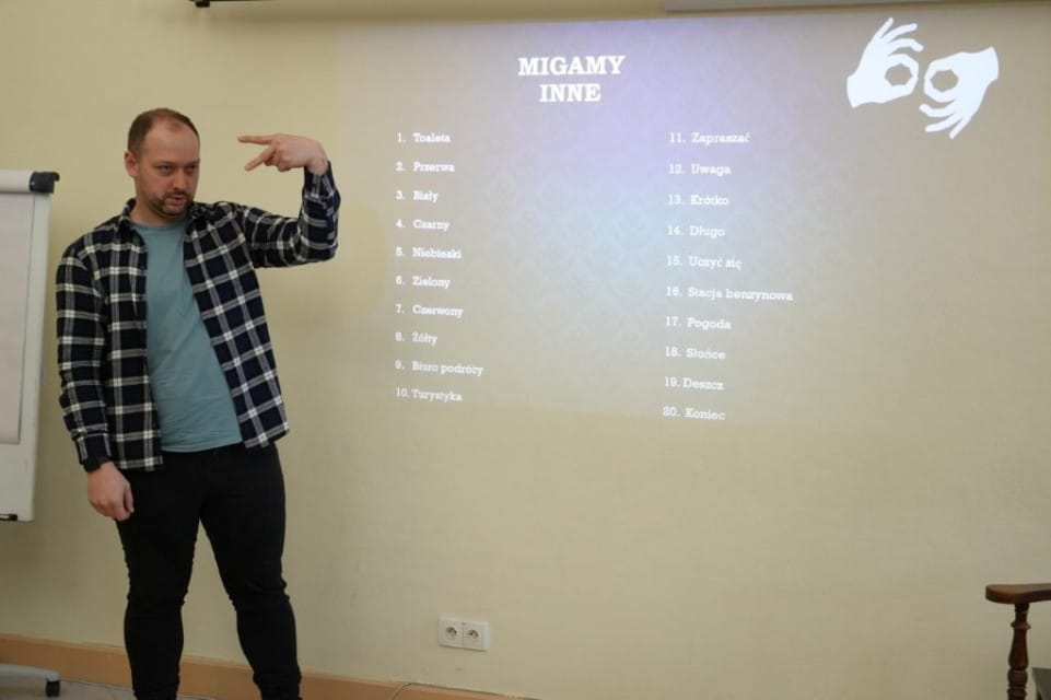 Jezyk migowy w turystyce 3 - Język migowy w turystyce